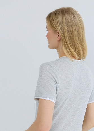 Футболка с контрастной окантовкой