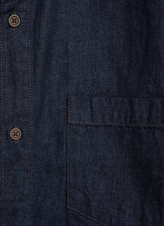 Джинсовая рубашка на пуговицах