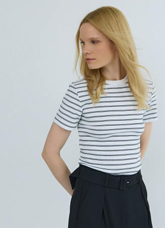 Футболка в рубчик