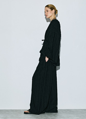 Широкие брюки на эластичном поясе