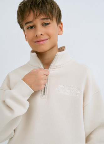 Свитшот с вышивкой для мальчиков