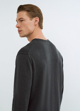 Джемпер с эффектом стирки