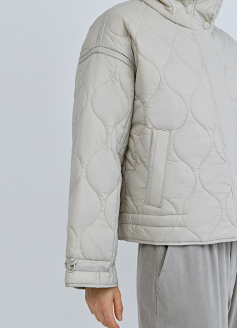 Стёганая утеплённая куртка с воротником-стойкой