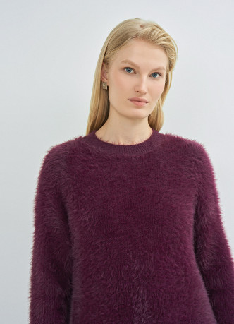 Джемпер из пушистой пряжи