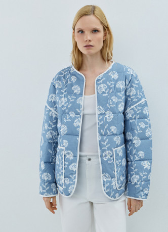 Легкая стеганая куртка