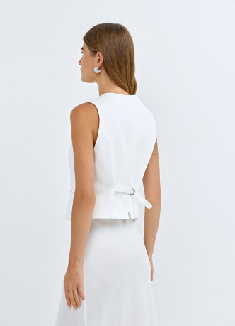 Жилет на пуговицах