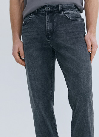 Зауженные джинсы Slim