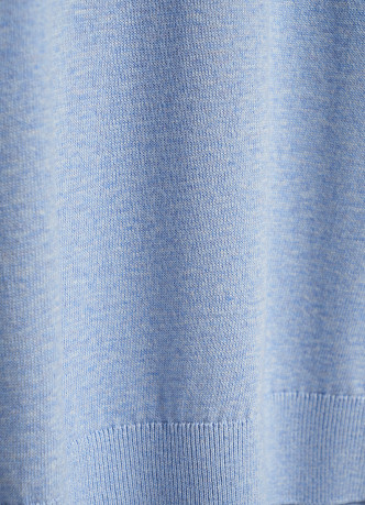 Джемпер с V-вырезом