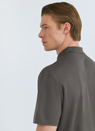 Поло из техноткани с воротником на молнии