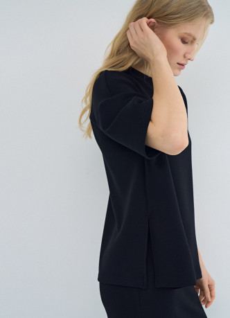 Футболка оверсайз с разрезами