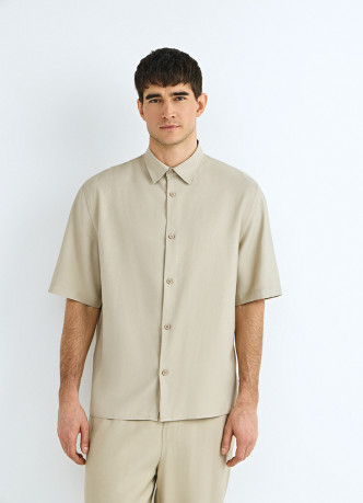 Рубашка из вискозы с коротким рукавом