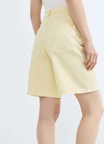 Джинсовые шорты