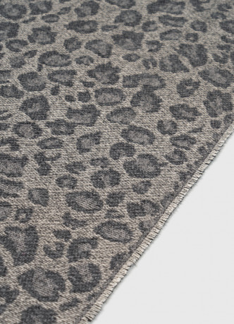 Жаккардовый шарф с леопардовым узором