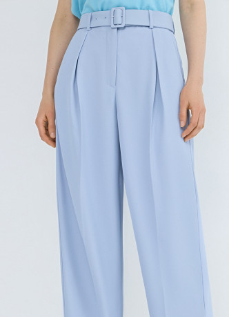 Зауженные брюки с поясом