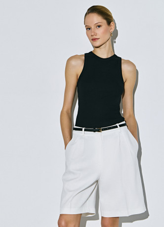 Шорты-бермуды со складками