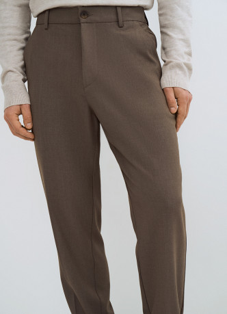 Прямые брюки с эластичным поясом