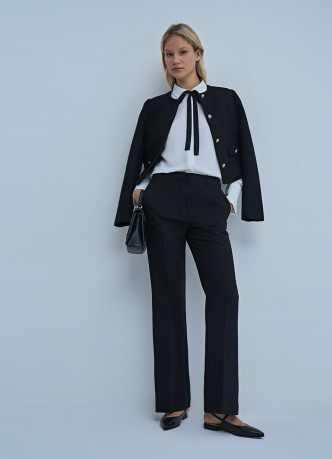 Блузка с контрастным галстуком-бантом