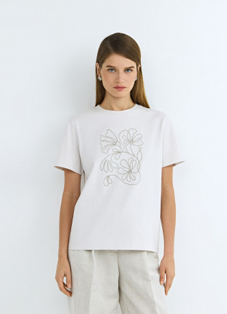 Футболка с цветочным декором