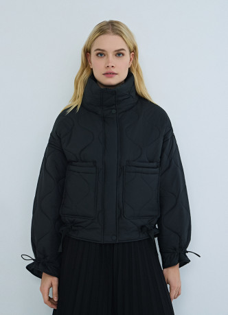 Утеплённая короткая куртка