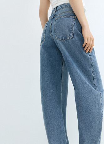 Джинсы Баррел со средней посадкой