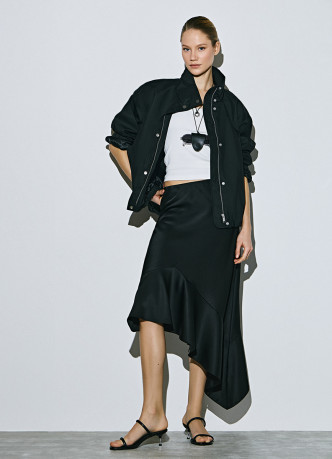 Короткая куртка с воротником-стойкой