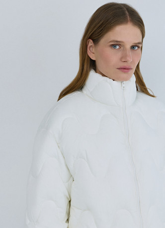 Короткая утеплённая куртка