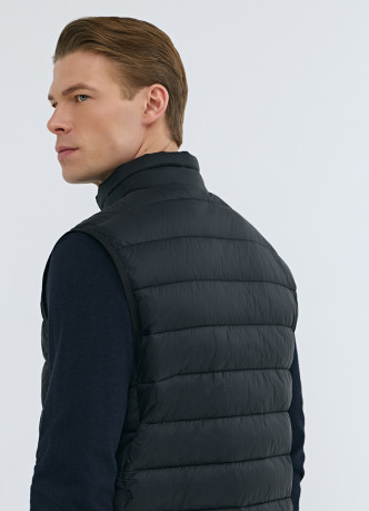 Ультралёгкий жилет с воротником-стойкой