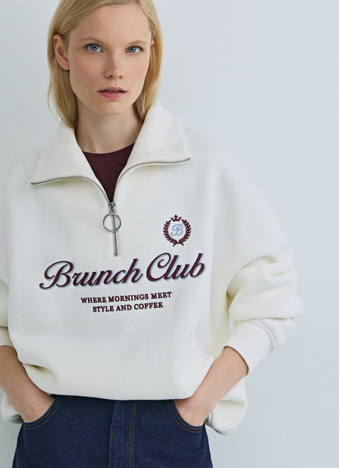 Свитшот с принтом и воротником на молнии