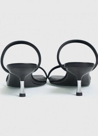 Босоножки на каблуке