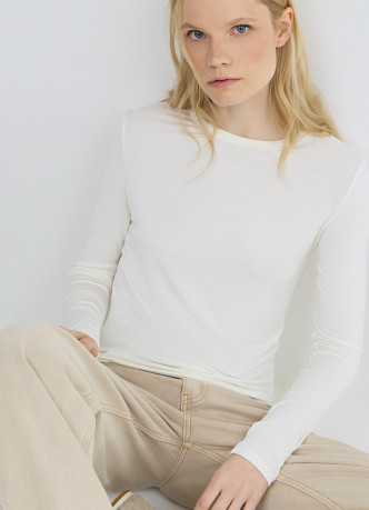 Лонгслив с содержанием модала и шёлка