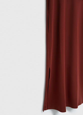 Платье-футболка с разрезом