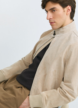 Бомбер из натуральной замши