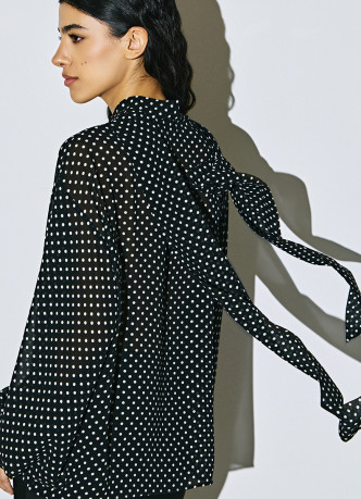 Блузка из шифона с рукавом разрезом и бантом