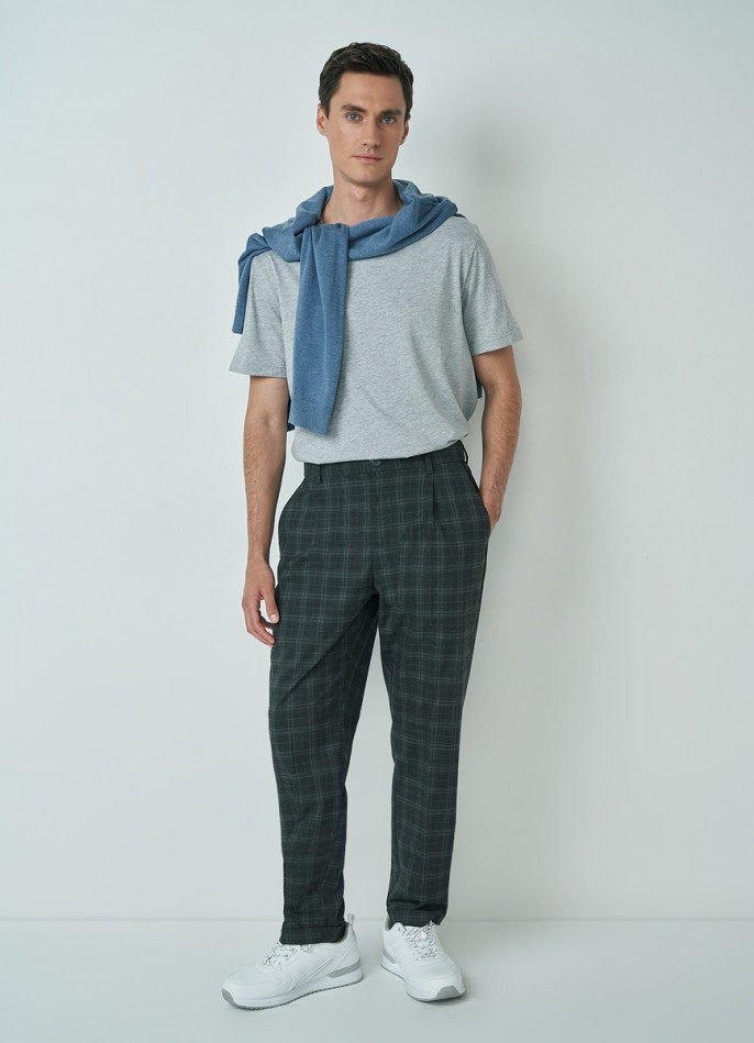 Брюки с защипами