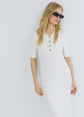 Платье в рубчик с воротником поло