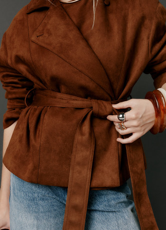 Куртка из искусственной замши с поясом