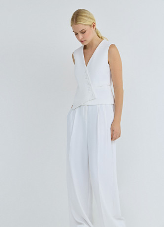 Прямые брюки со складками