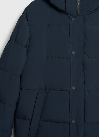 Утеплённая базовая куртка с капюшоном