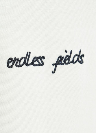 Футболка с принтом и вышивкой