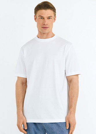 Футболка с вышивкой