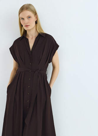 Приталенное платье-рубашка с принтом