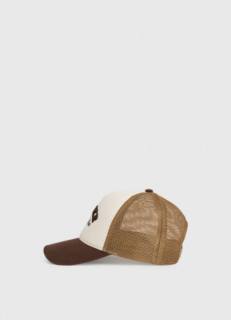 Бейсболка с вышивкой и сеткой