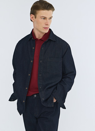 Джинсовая рубашка на пуговицах