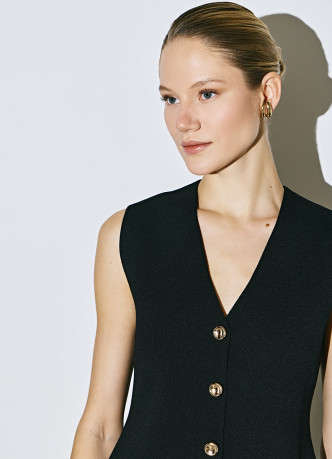 Жилет на пуговицах