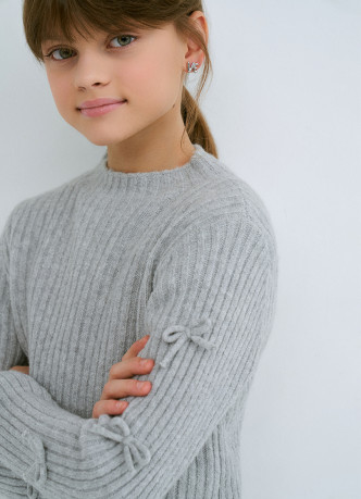 Свитер с бантами для девочек