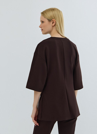 Футболка с брошью