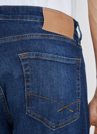 Зауженные джинсы Slim Tapered