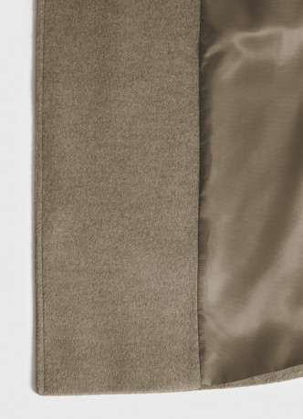 Длинное двубортное пальто с поясом