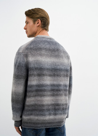 Джемпер с градиентом