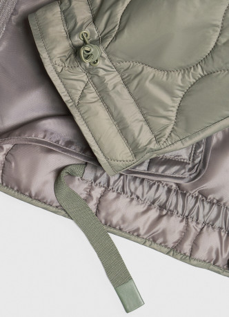 Стёганая утеплённая куртка с воротником-стойкой